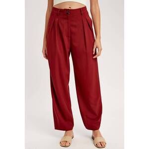 NEW LISTICLE pleated wide-leg trouser in wine